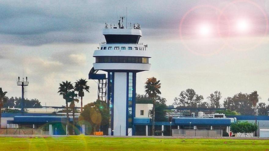 Torre de control del Aeropuerto de Sevilla.