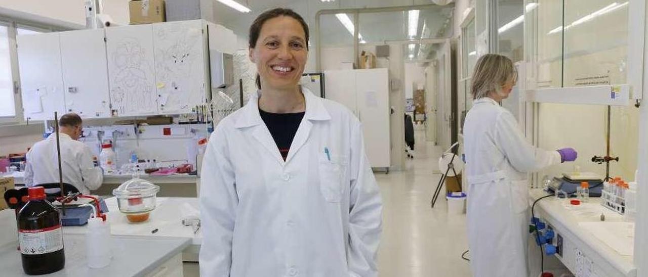 Isabel Pastoriza, en su laboratorio, en el centro Cinbio del campus. // R. Grobas