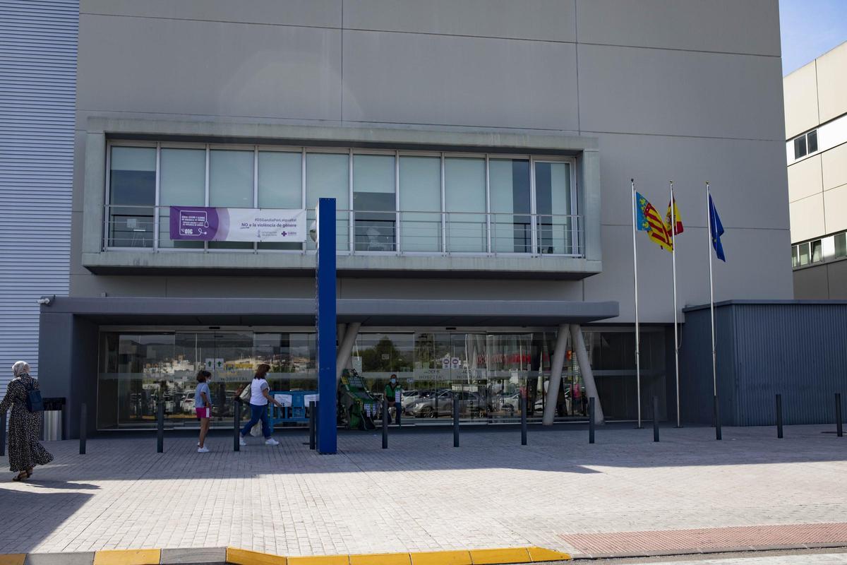 Entrada al hospital Francesc de Borja de Gandia