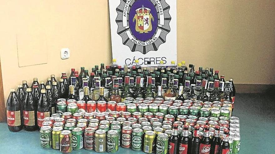 Intervienen 232 bebidas alcohólicas en una multitienda de Cáceres