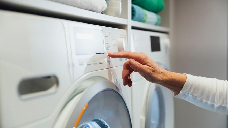 El compartimento escondido de la lavadora que dejará tu ropa más limpia
