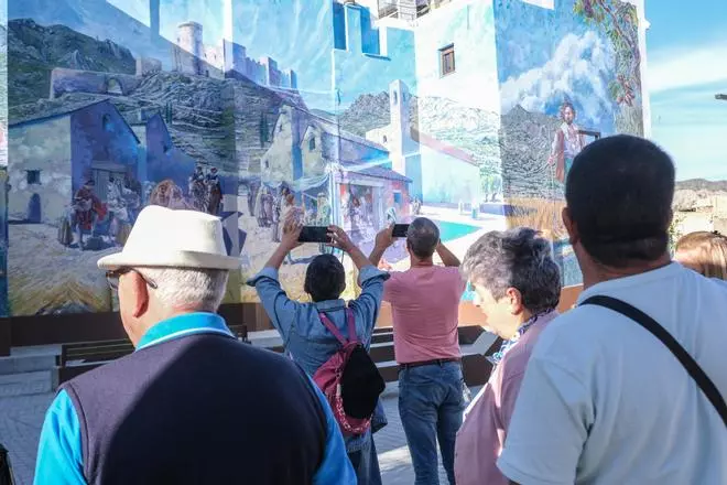 Así ha sido la visita de 60 turistas gallegos en una ruta guiada por Elda