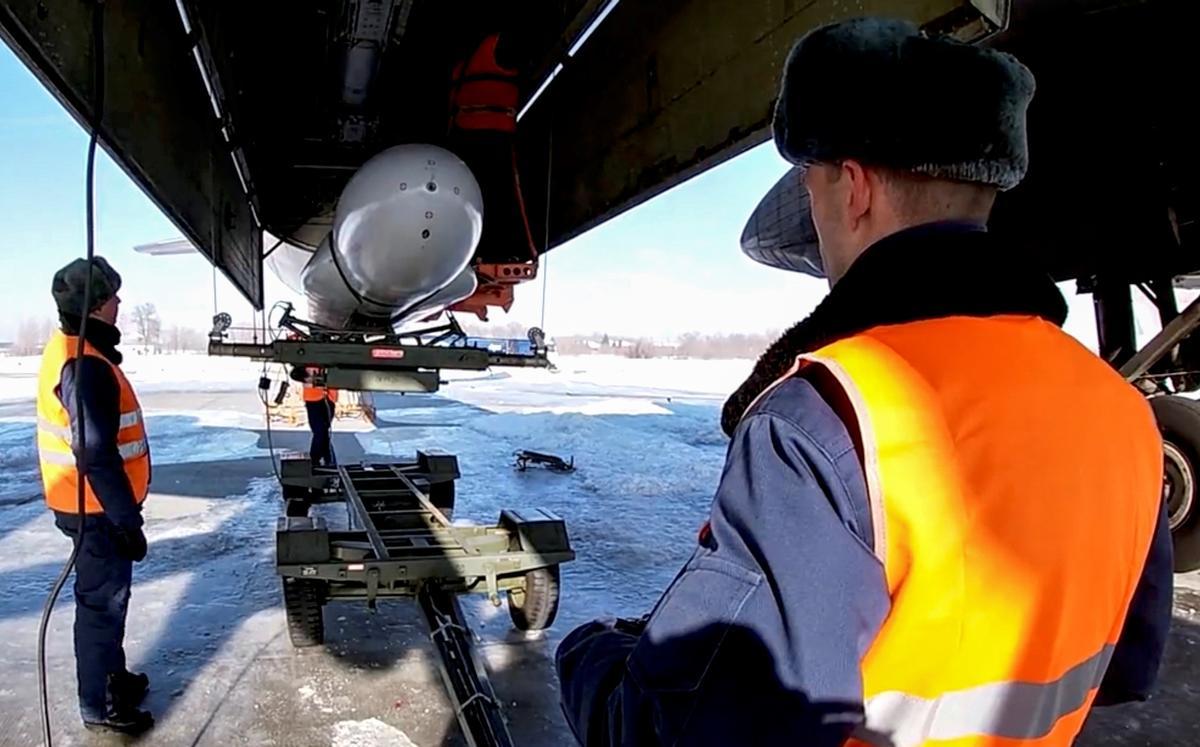 Imagen del misil ruso Tu-95MS durante unas maniobras de entrenamiento este 19 febrero de2022.