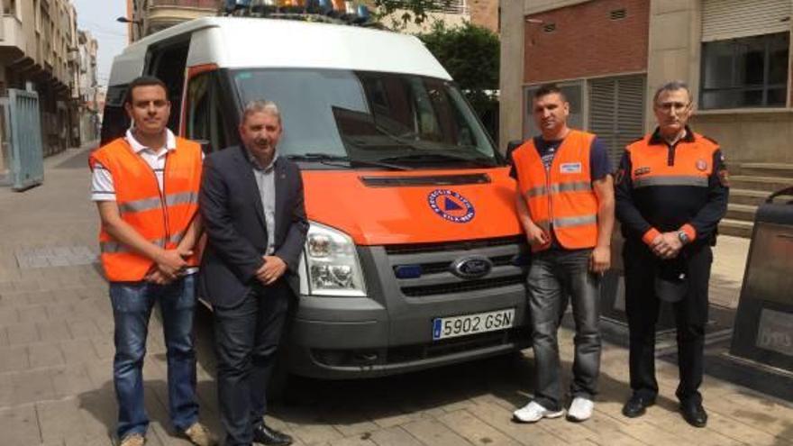 Protección Civil «recicla» un antiguo vehículo de la Policía