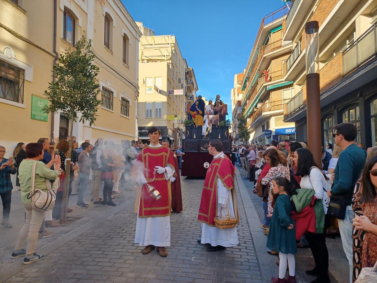 El paso de la Sagrada Cena en la calle Félix Valverde Lillo.