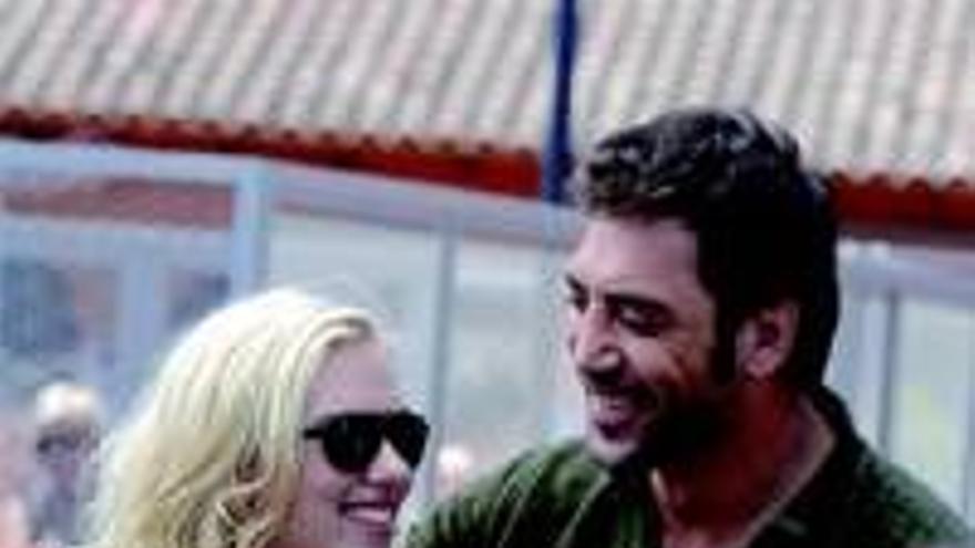 Bardem y Johansson lucen complicidad en Barcelona