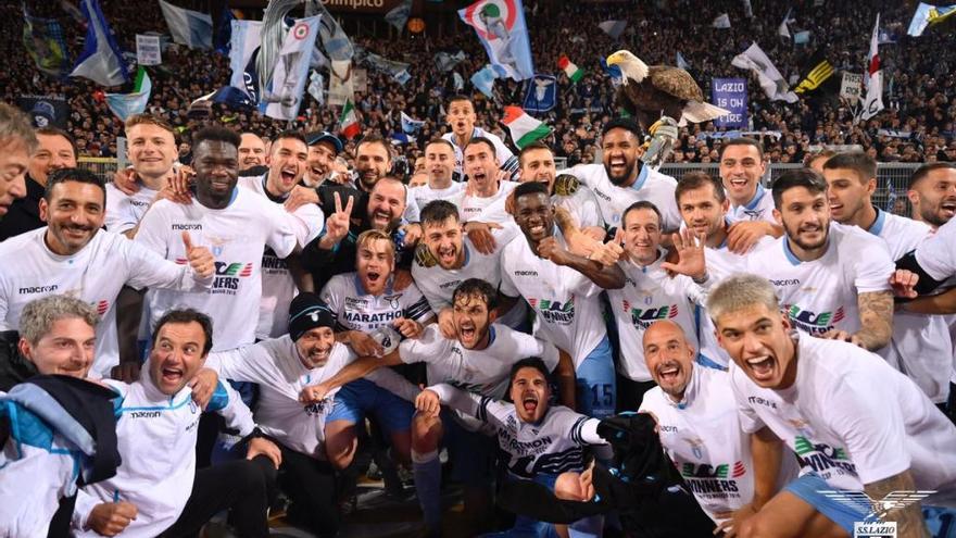 Los jugadores del Lazio celebran la victoria en la Copa.