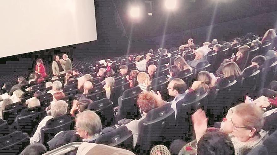 Campo de minas Inactividad Continuo La 'festa del cine en valencià', abarrota los Neocine del Grao - El  Periódico Mediterráneo