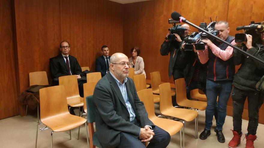 Francisco Igea, en el banquillo de los Juzgados de Valladolid para responder de un presunto delito leve de amenazas.