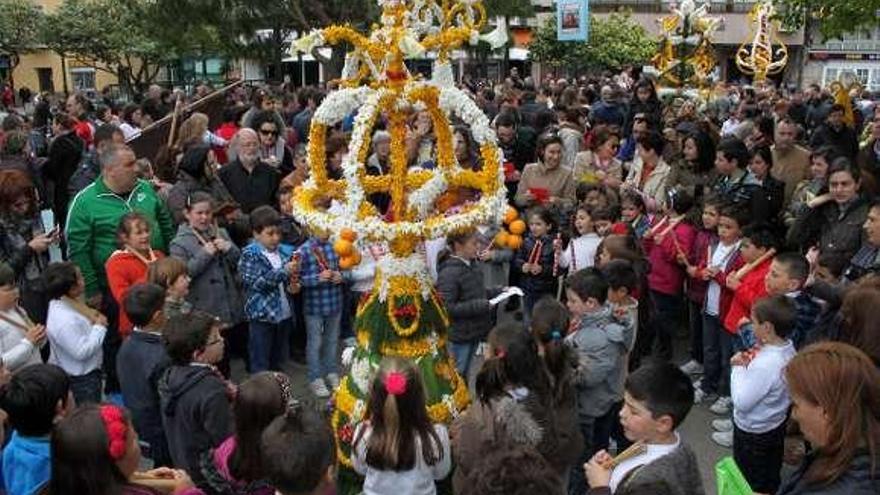 Numeroso público asistió al concurso de maios.  // Santos Álvarez