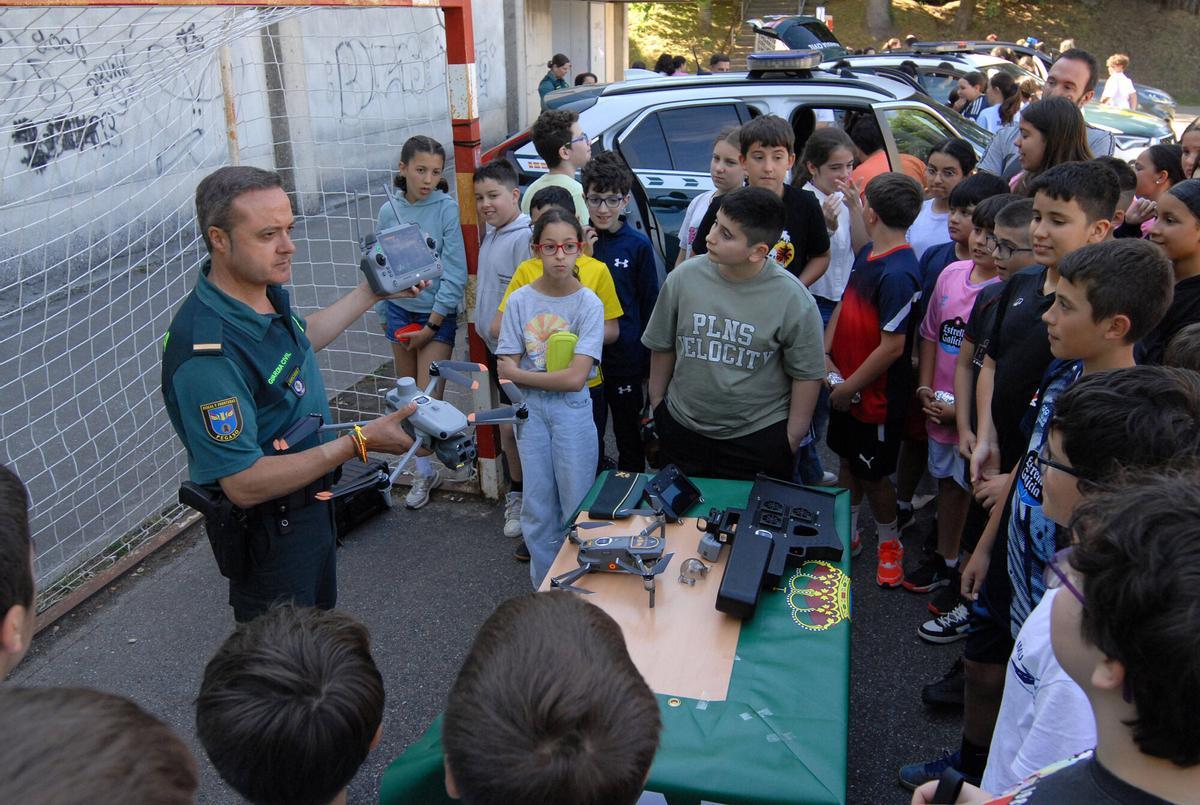 448 alumnos participaron en una exhibición didáctica organizada por la Guardia Civil