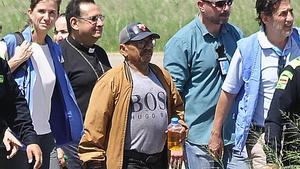 El padre del futbolista del Liverpool Luis Díaz (con gorra), tras ser liberado.