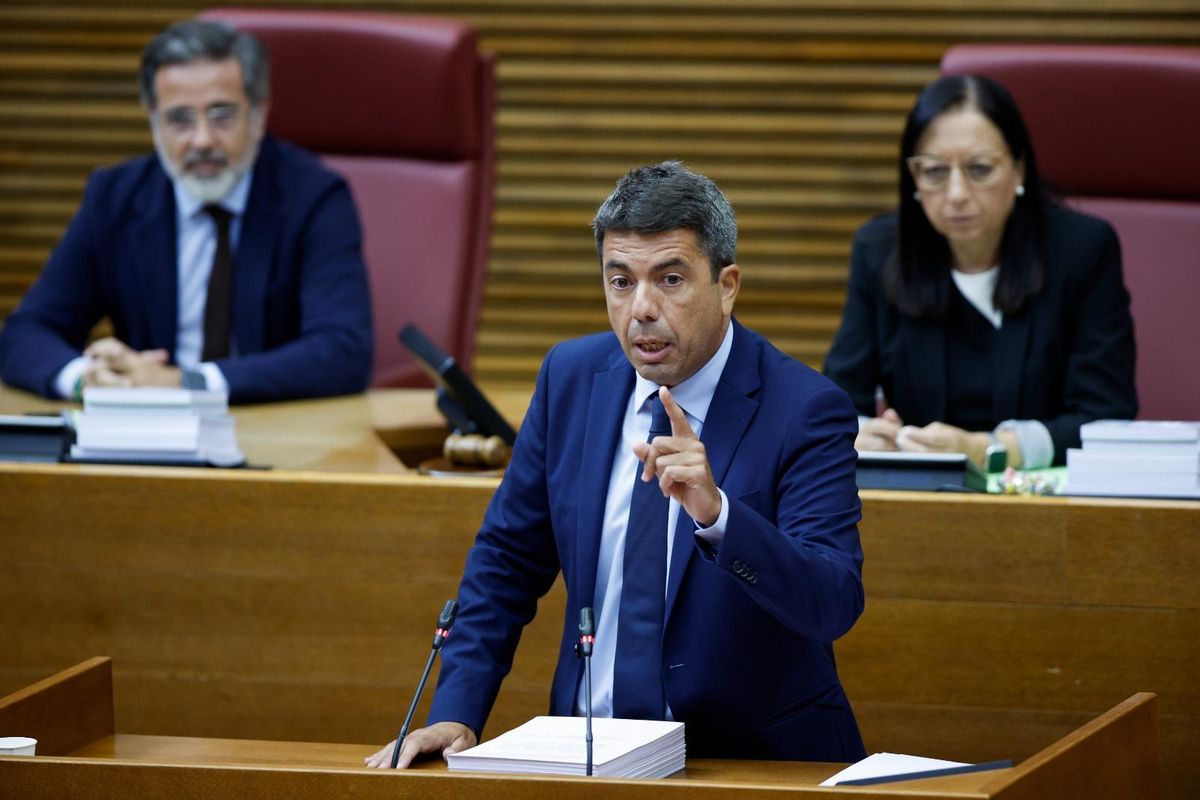 El presidente de la Generalitat, Carlos Mazón, este martes en las Cortes Valencianas