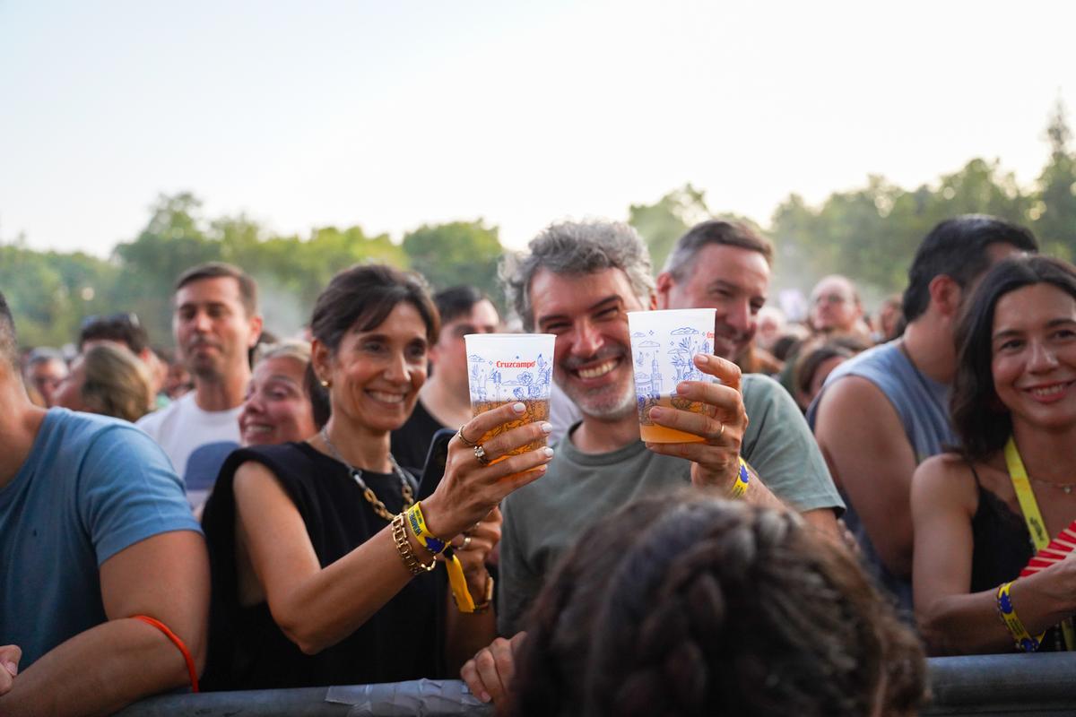 ¿Estuviste en el concierto de Hombres G en Icónica Santalucía Sevilla Fest? ¡Búscate en nuestra fotogalería!