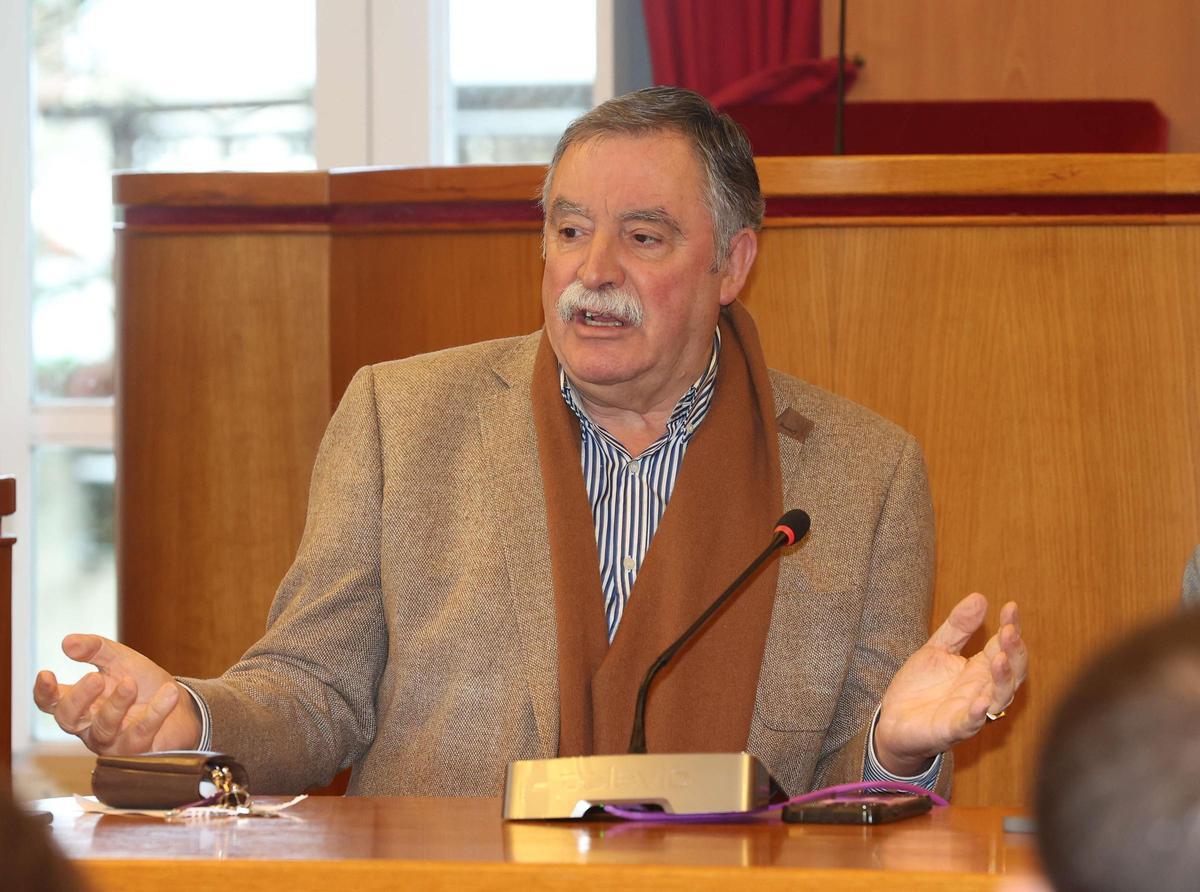 El alcalde de Oleiros celebra su absolución en el caso de la Casa Carniero