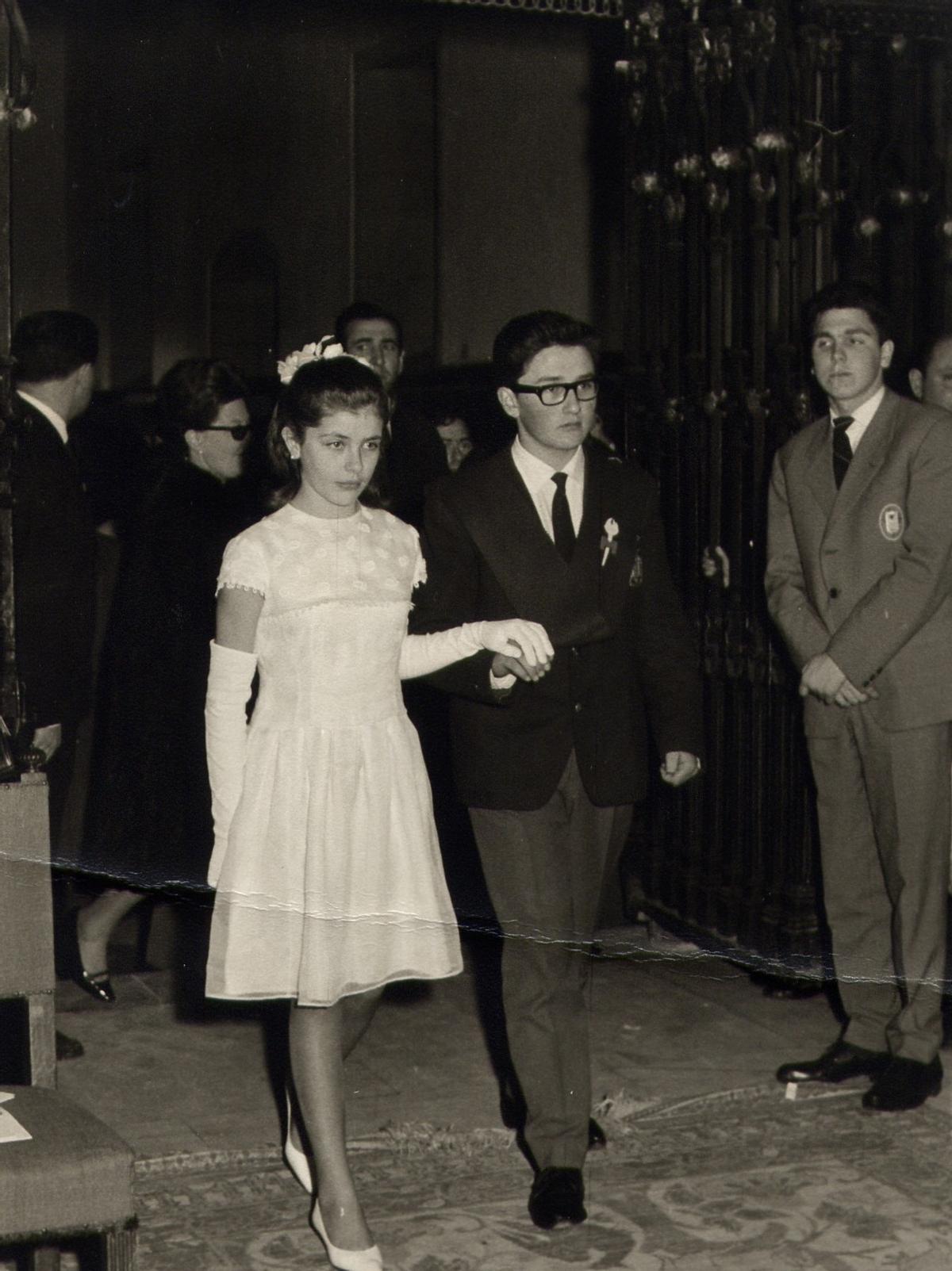 Fernando Ónega con 16 años entra en el Hostal en 1964 para recoger el premio Minerva