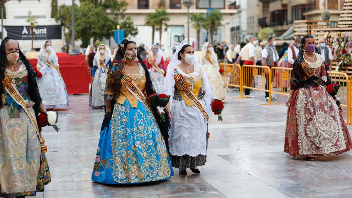 Búscate en el segundo día de Ofrenda por la calle Caballeros (entre las 18.00 y las 19.00 horas)