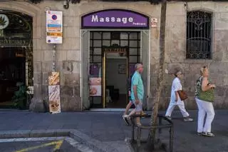 De tienda centenaria a masajes asiáticos: nuevo desastre en el comercio emblemático de Barcelona