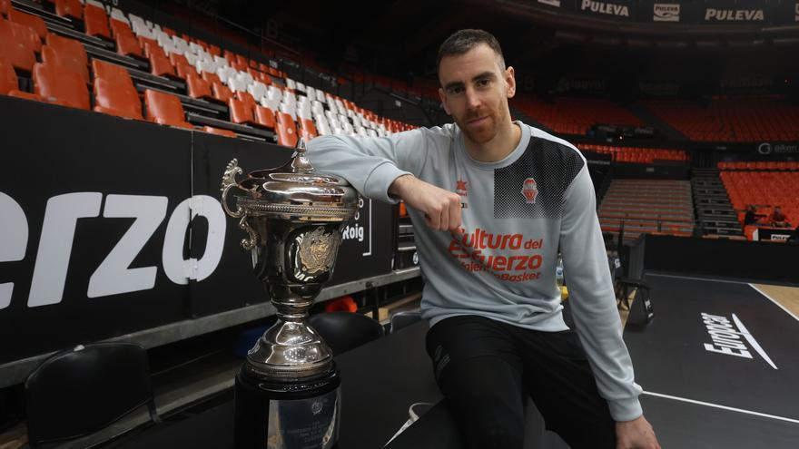 Víctor Claver: &quot;Poder ganar otro título con el Valencia Basket sería un sueño&quot;