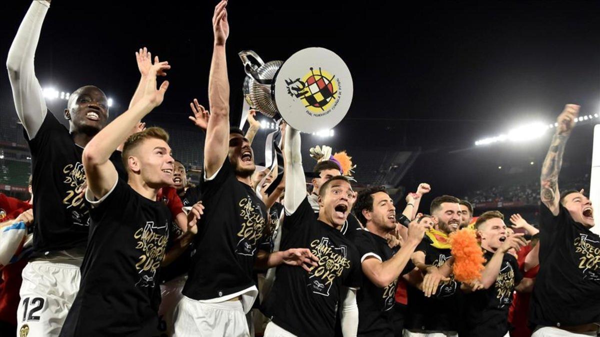 El Valencia levanta la Copa del Rey