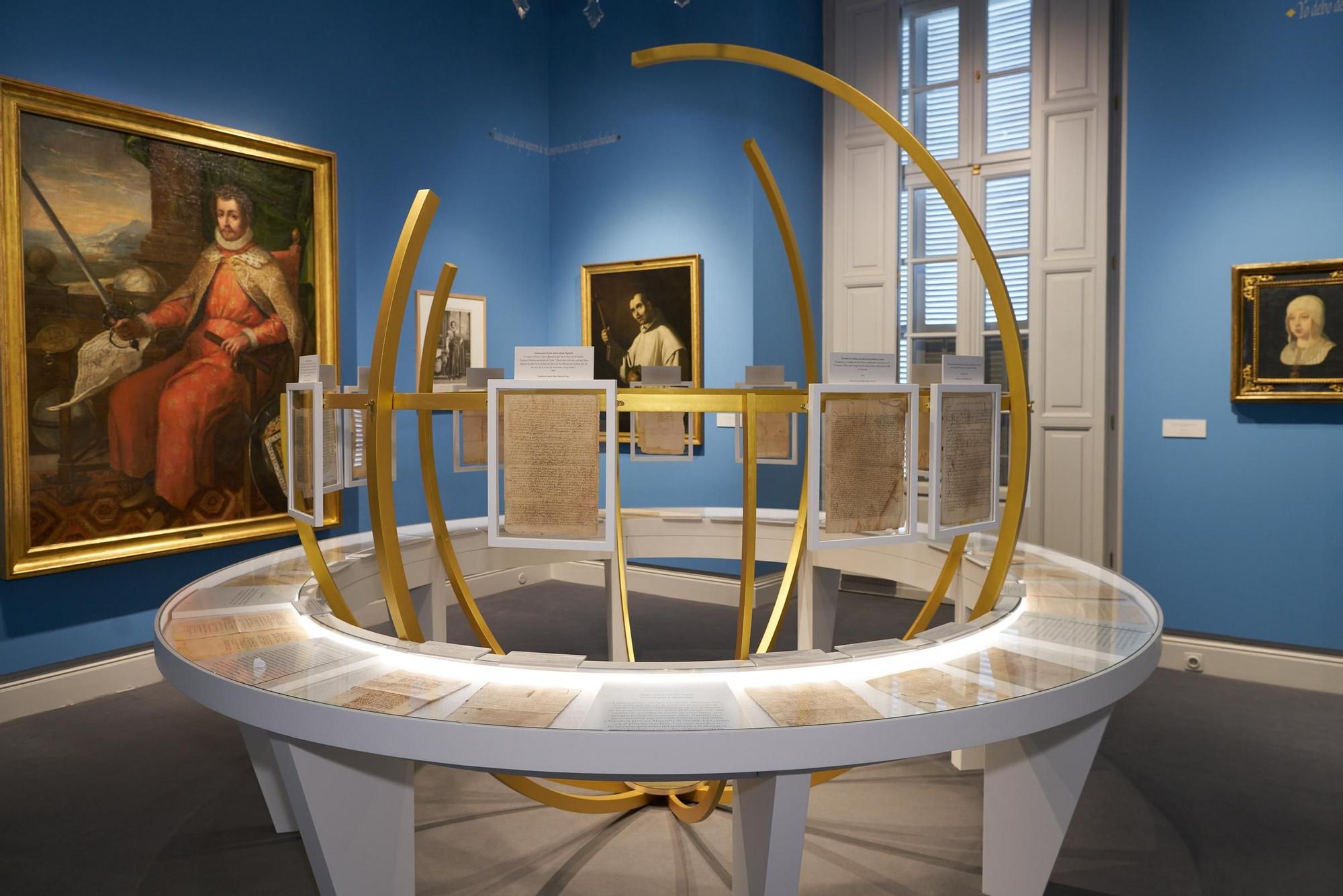 Las cartas de Colón, y otros documentos relacionados, se exponen en el Palacio de Liria. A la izda., un retrato de Colón pintado en el siglo XVIII.