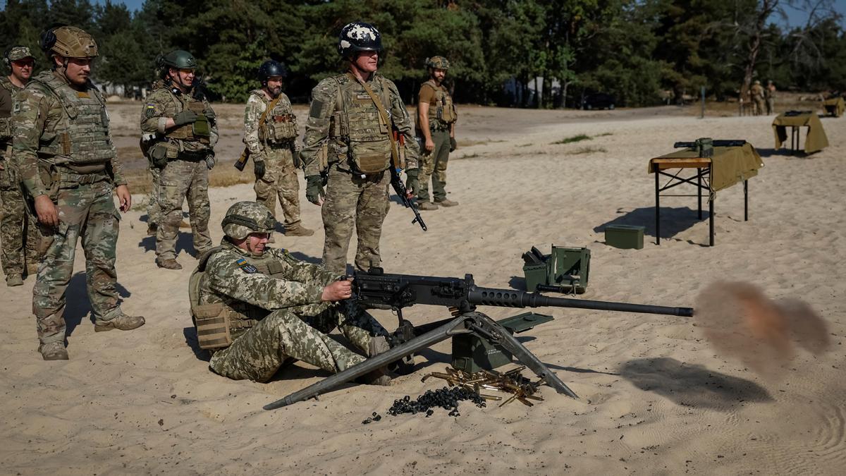 Soldados ucranianos durante un ejercicio militar en la región de Kiev