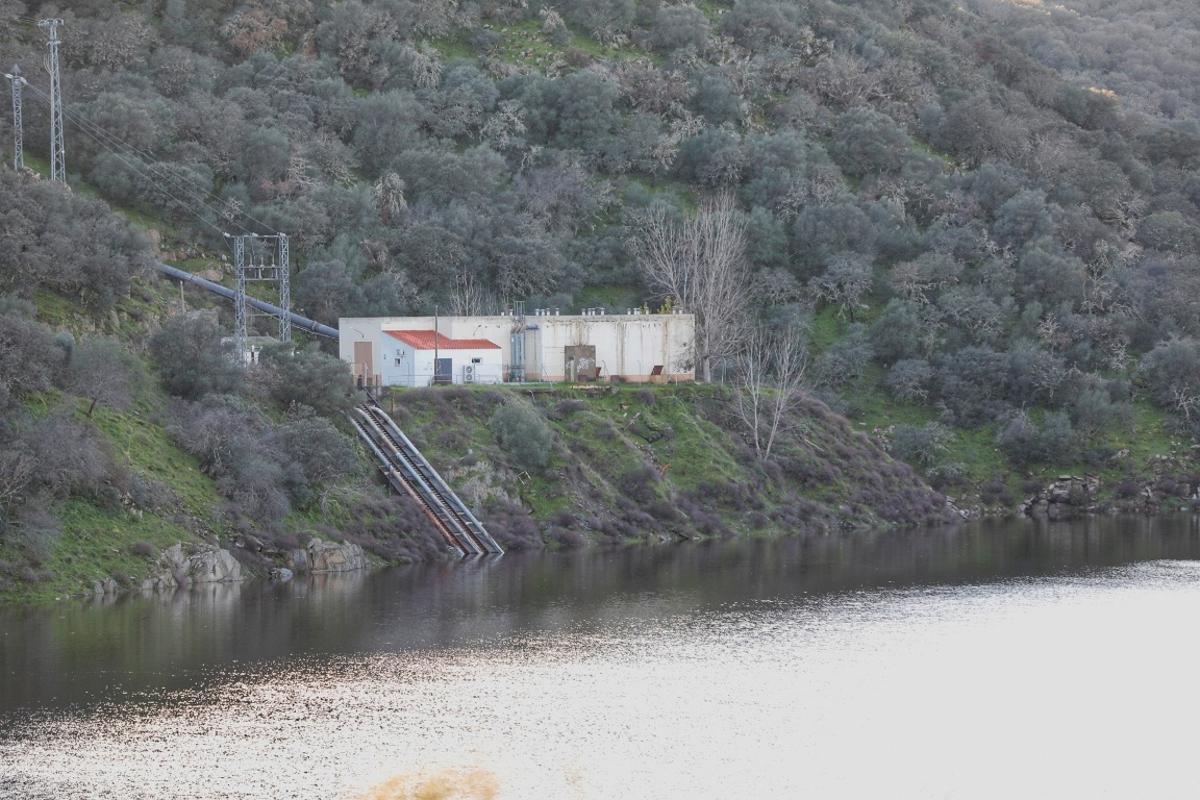 Galería | Así es el trasvase desde el río Almonte hasta el Guadiloba de Cáceres