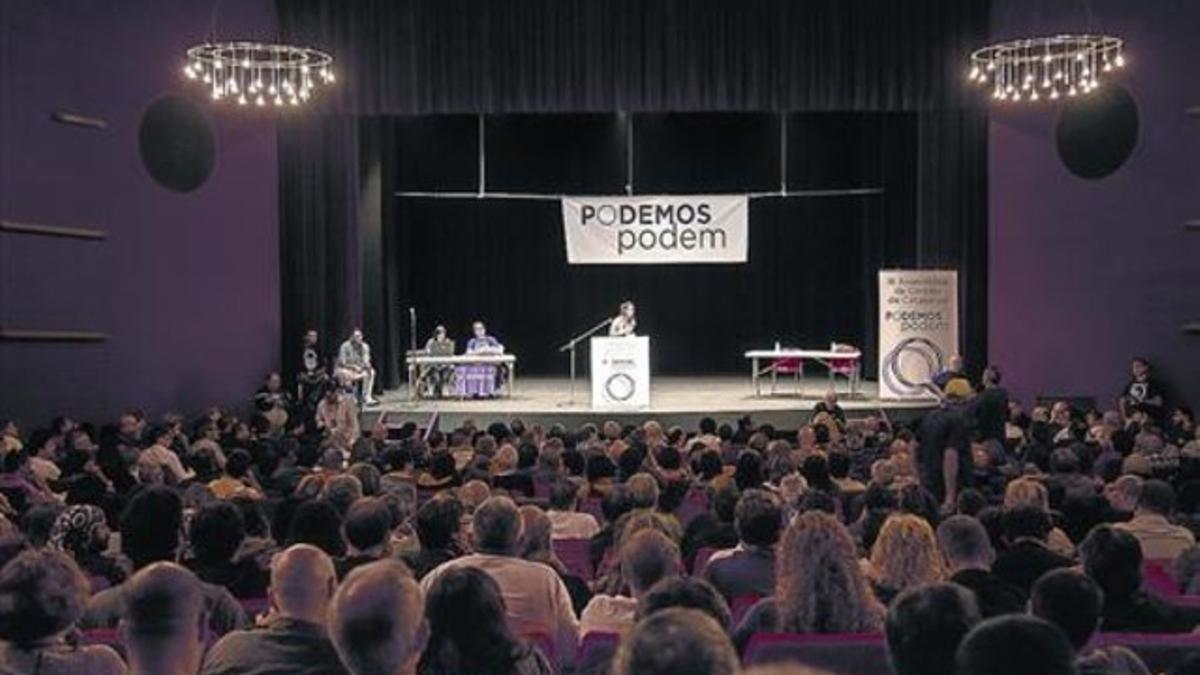 La asamblea de Podem ayer en Rubí, con presencia de representantes de los círculos que funcionan en Catalunya.