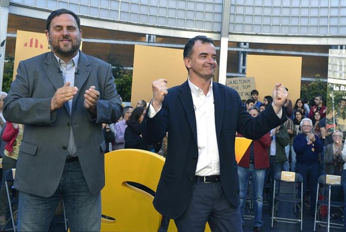 Oriol Junqueras y Alfred Bosch participan en el fín de fiesta de la campaña de ERC en Barcelona.