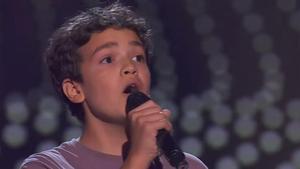 Pere Company, hijo de vocalista de Strombers, emociona en ‘La Voz Kids’.