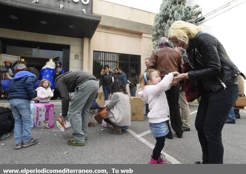 Los Reyes Magos repartieron regalos e ilusiones en Castellón