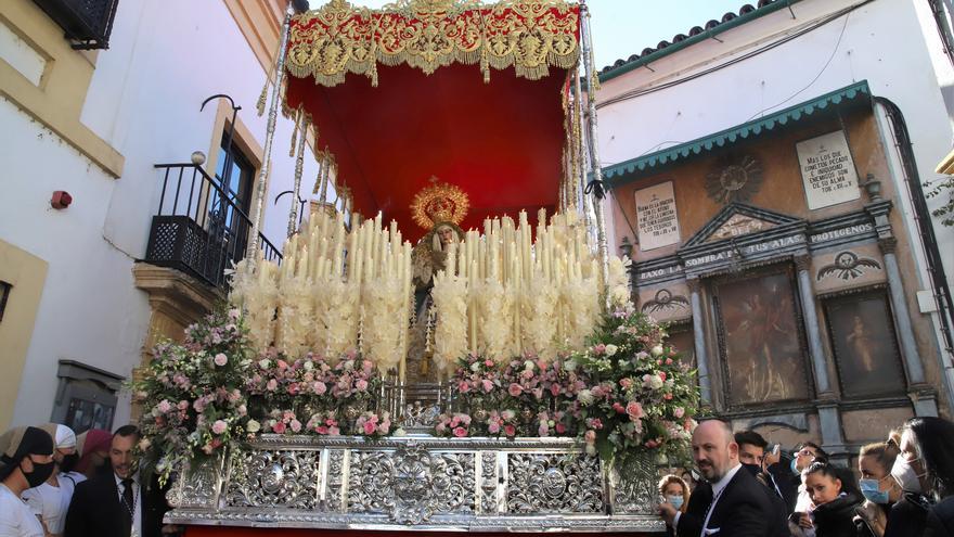 La Virgen de la Salud sale en procesión de acción de gracias por el control de la pandemia