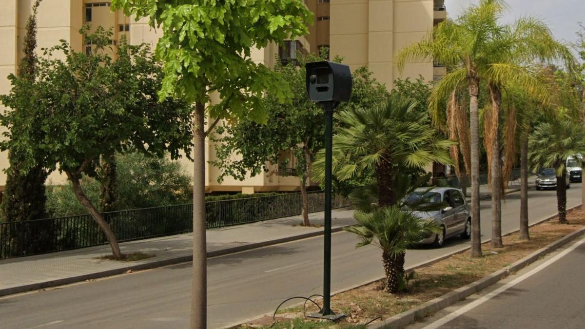 El radar denunciado está situado a la altura del número 22 de la avenida Lope de Vega, en Málaga.