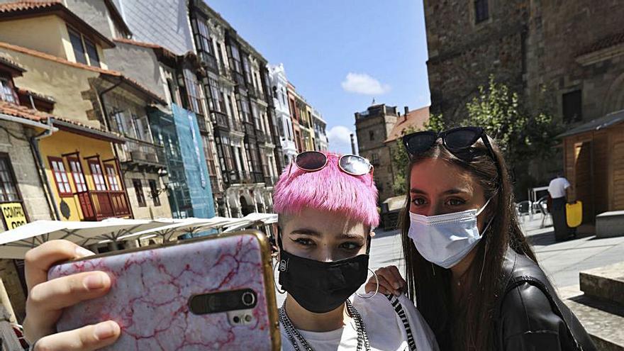 El imán para los turistas: el casco histórico y la gastronomía - La Nueva España - Vimarsana News