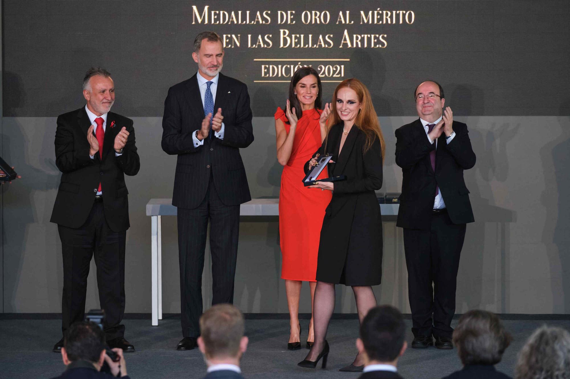 Los Reyes entregan en las Islas las Medallas de Oro al Mérito en las Bellas Artes a 32 personalidades de la cultura