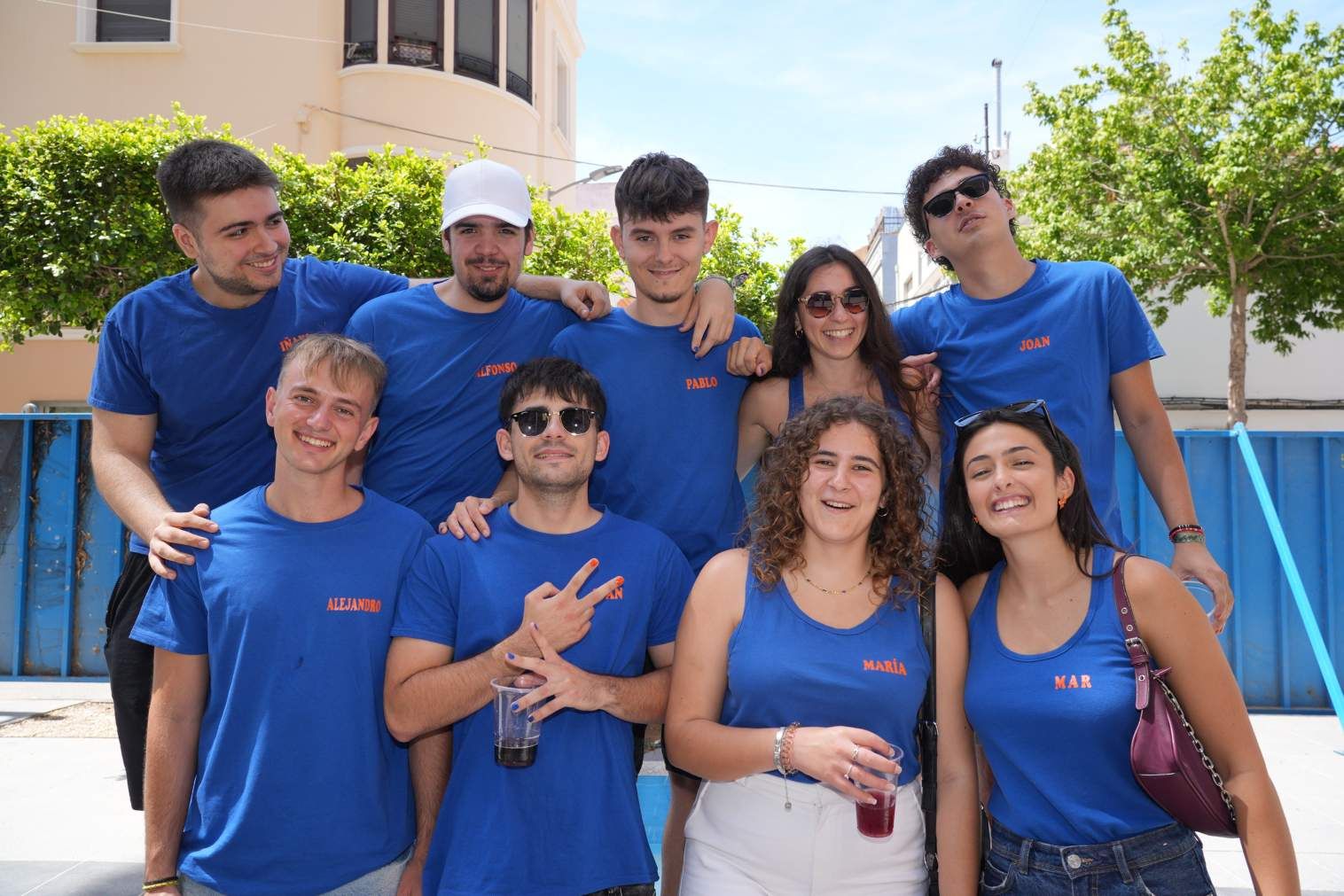 El Grau da inicio a las fiestas de Sant Pere con pólvora, bous y música