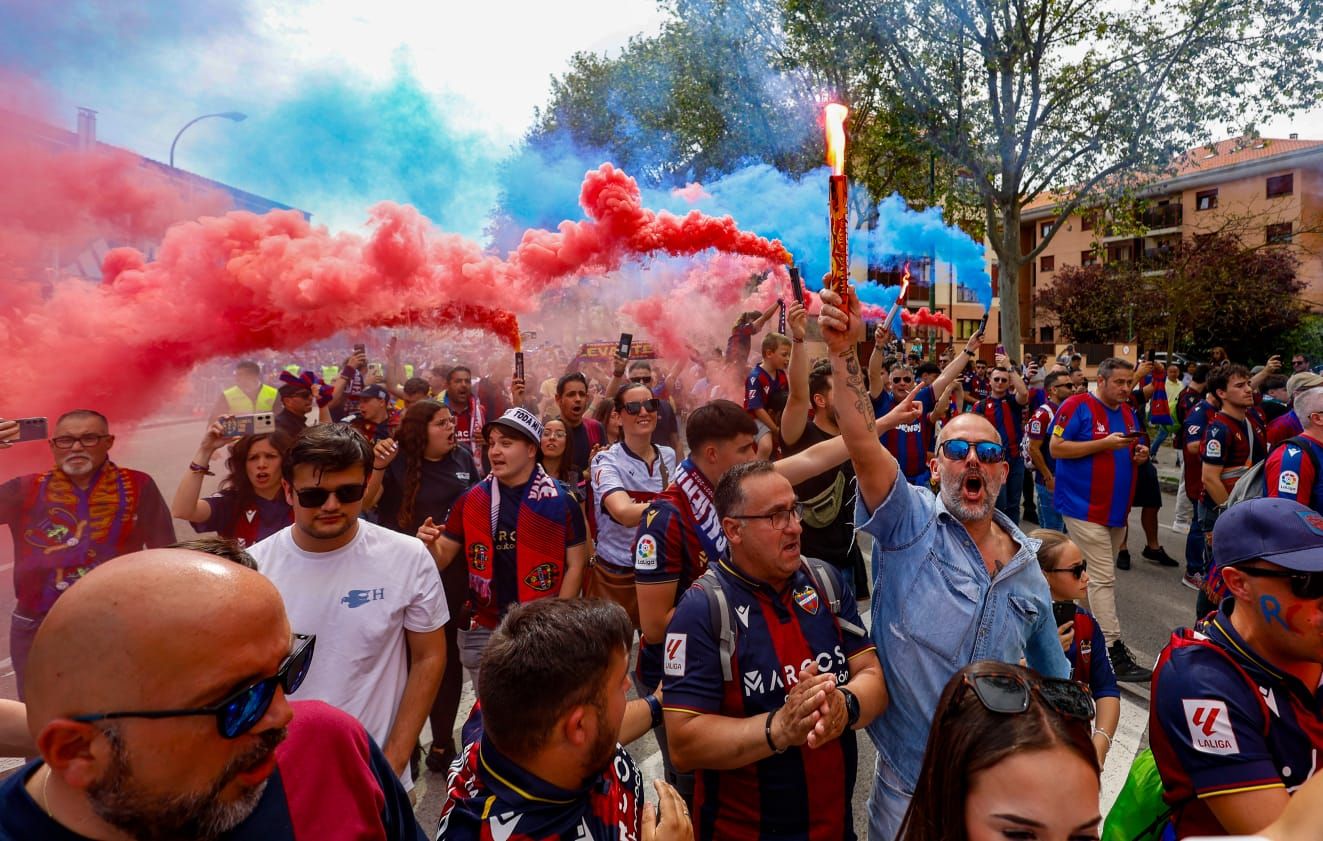 Explosión granota en la llegada del Levante UD a El Plantío