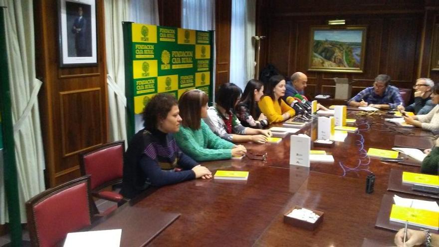 Desde la izquierda: Ana Bermejo, María José Vicente, Nuria García, Andrea Valero, Silvia Ferrero y Feliciano Ferrero