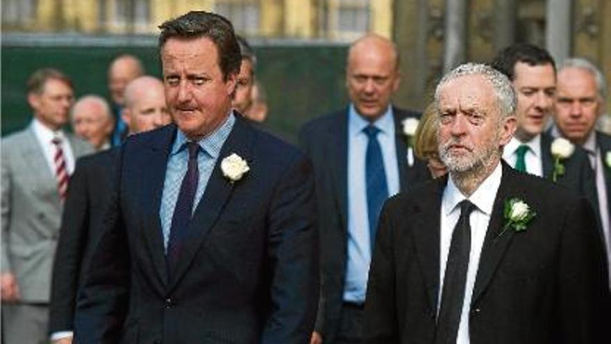 David Cameron i Jeremy Corbyn van participar en l&#039;homenatge del Parlament britànic a Jo Cox.