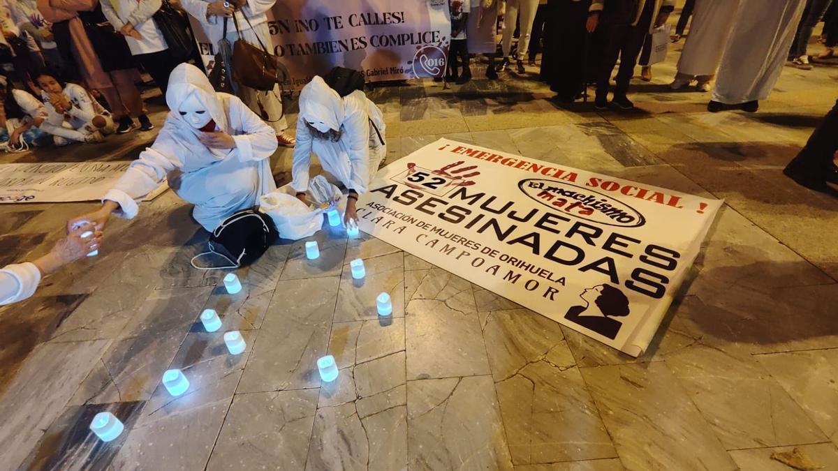 Orihuela sensibiliza desde las aulas y vuelve a salir a la calle el 25N contra la violencia de género