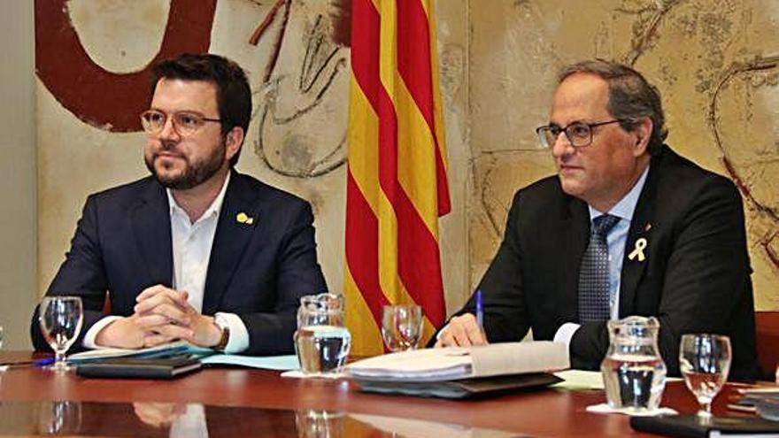 El president de la Generalitat, Quim Torra, i el vicepresident, Pere Aragonès, durant una reunió de Govern