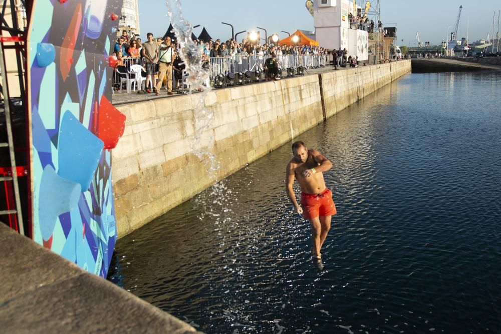 El festival reúne en A Coruña a más de 200 profesionales procedentes de 15 países que competirán en disciplinas como psicoblock, boulder o parkour.