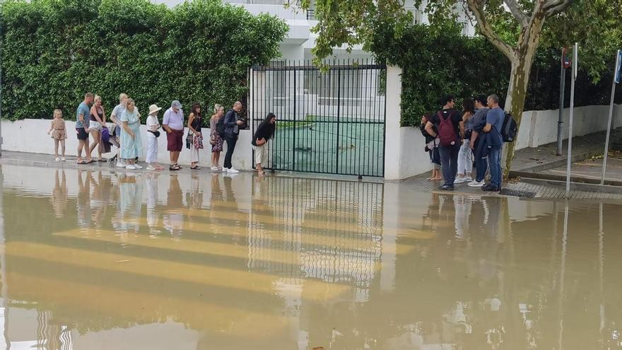 La dana Adam provoca inundaciones en el colegio Àgora Portals de Calvià