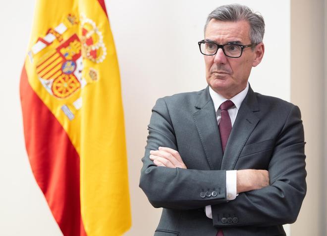 Carlos San Basilio (CNMV) ve riesgo de burbuja por la IA y reclama prudencia a los inversores minoristas
