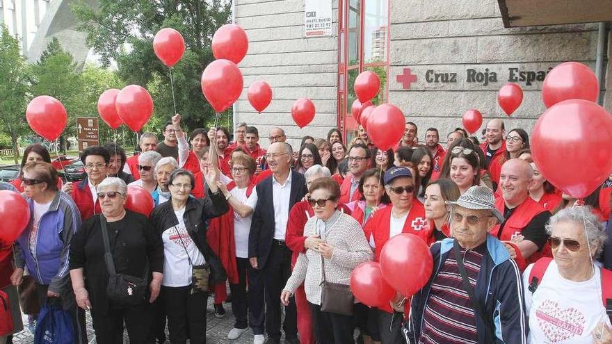 Los mayores realizaron una andaina por el Miño. // Iñaki Osorio