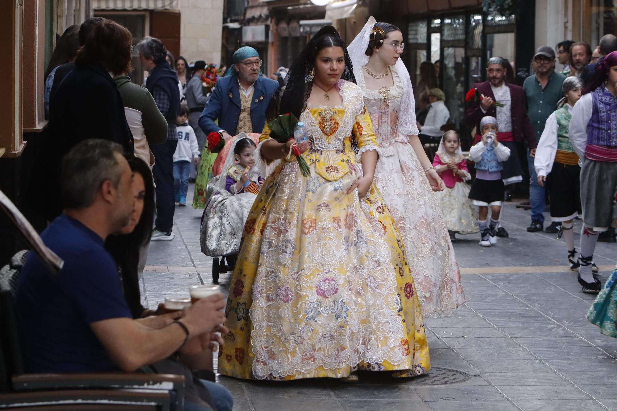 Multitudinaria Ofrenda fallera en Xàtiva