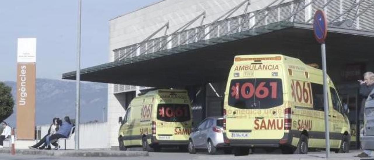 La víctima acudió al hospital de Son Llàtzer, donde le aplicaron puntos de sutura en la mano.