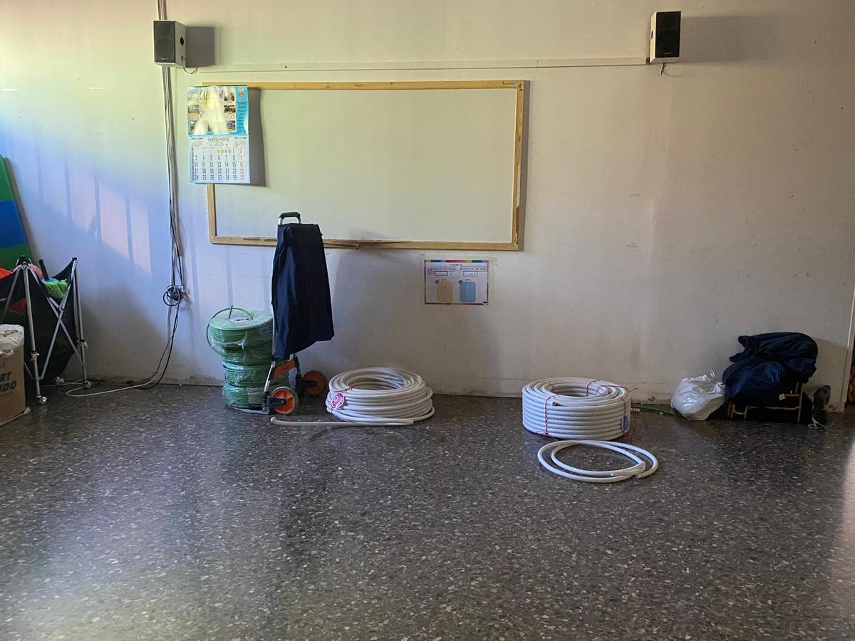 Otra aula con material