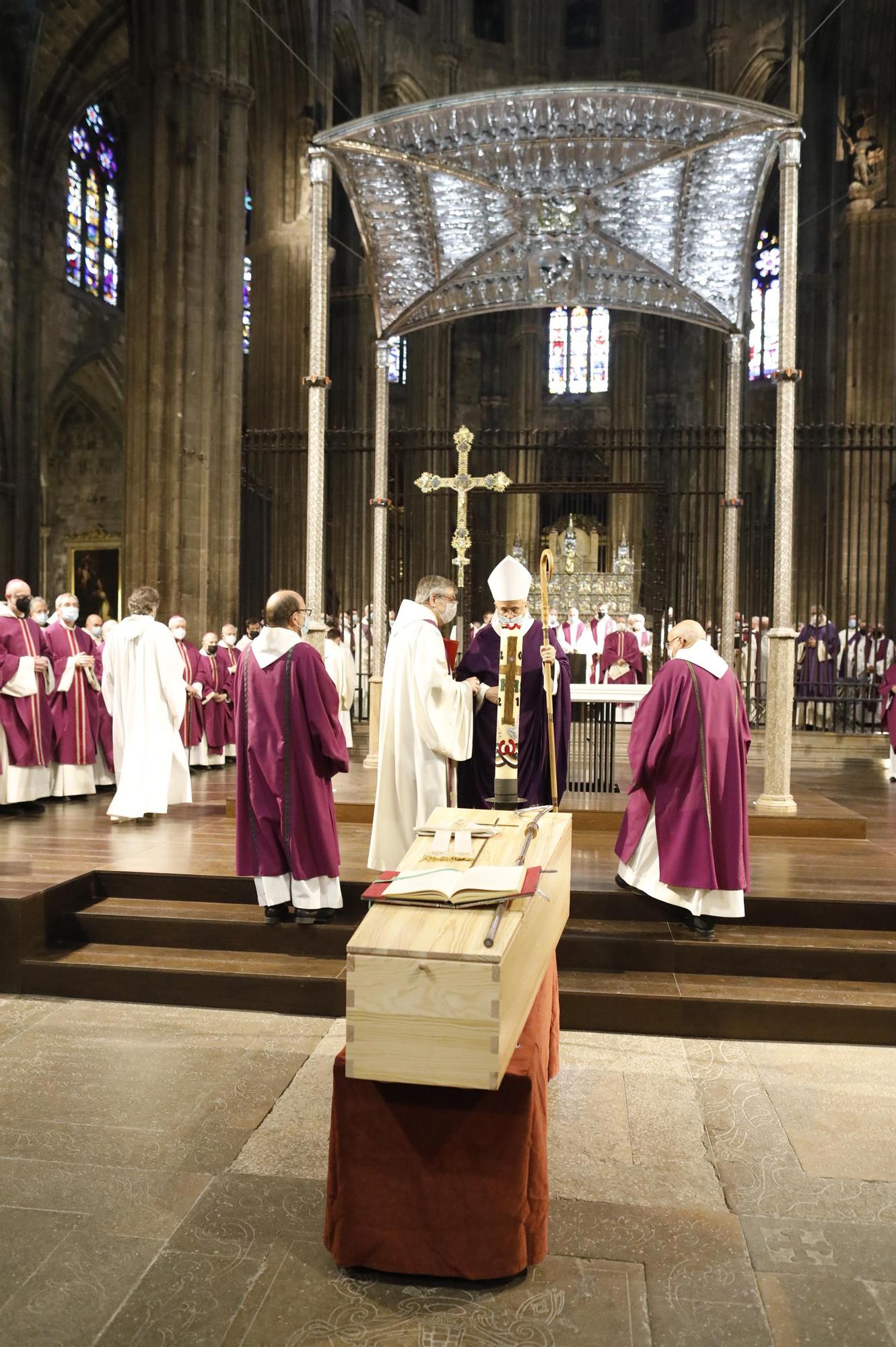 La Catedral de Girona s'omple per acomiadar Francesc Pardo