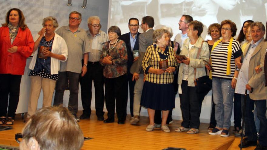 Les persones entrevistades presents a la projecció del documental